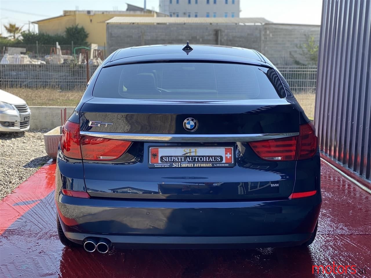 2013' BMW 520 photo #6