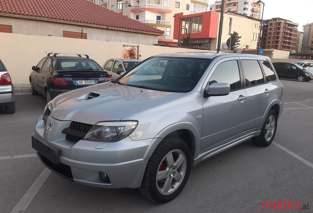 2006' Mitsubishi Outlander photo #1