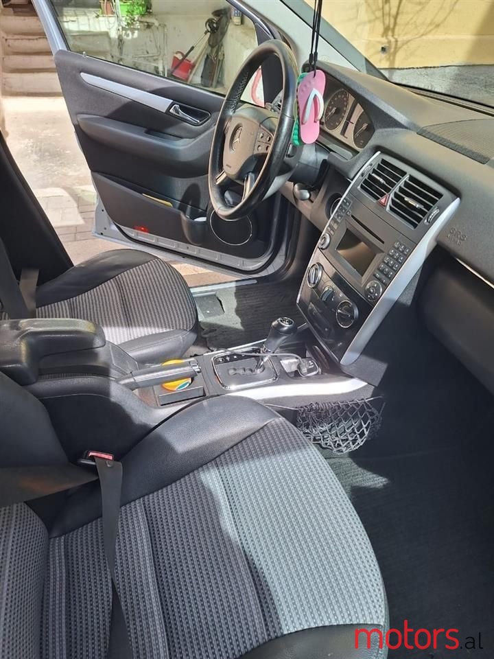 2006' Mercedes-Benz B 180 photo #5