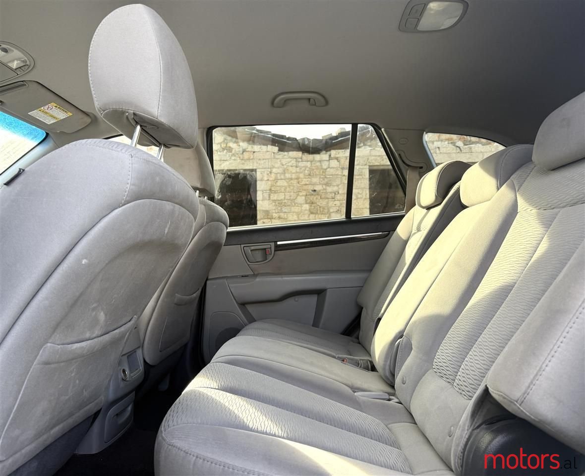 2009' Hyundai Santa Fe photo #3