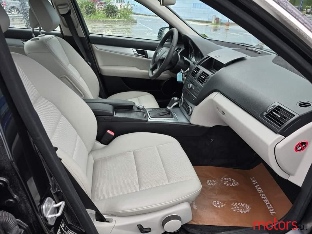 2010' Mercedes-Benz C 300 photo #3