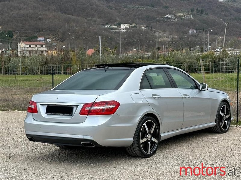 2010' Mercedes-Benz E 55 AMG photo #6