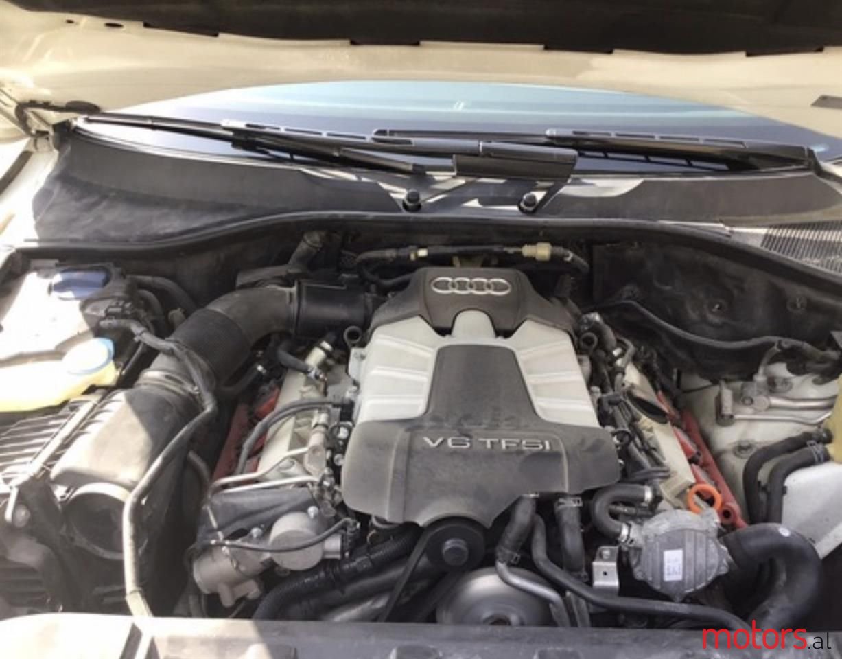 2012' Audi Q7 photo #5