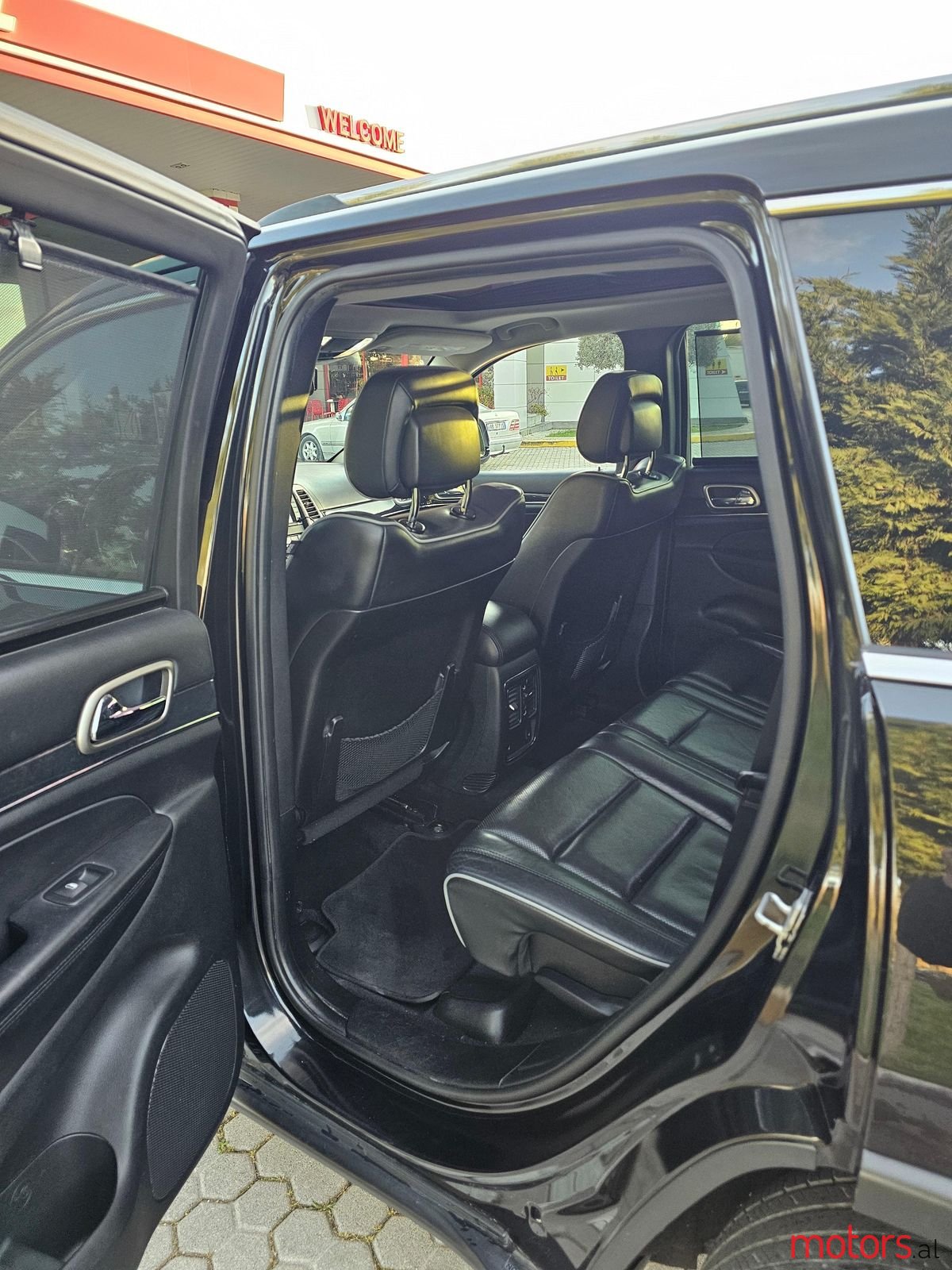 2012' Jeep Grand Cherokee photo #6