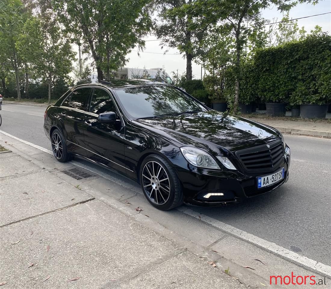 2009' Mercedes-Benz E 350 photo #1