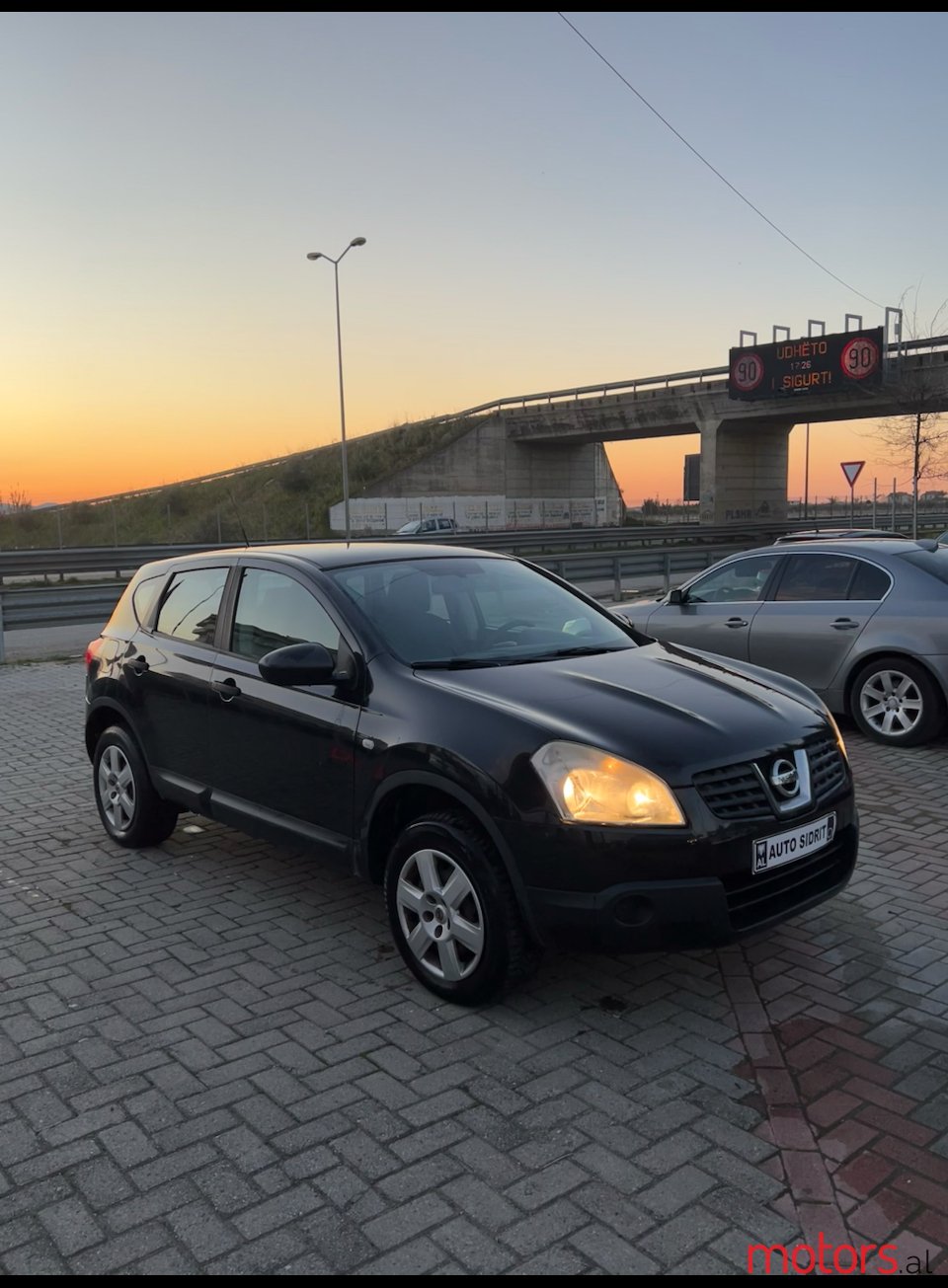 2010' Nissan photo #1