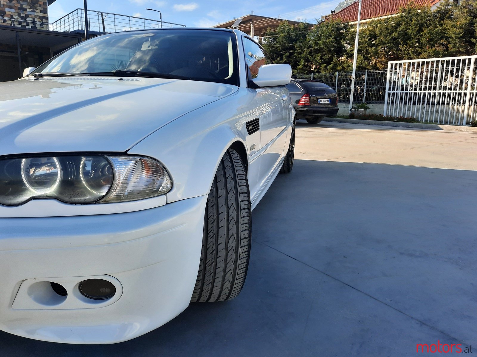 2002' BMW 325 Sportive photo #1
