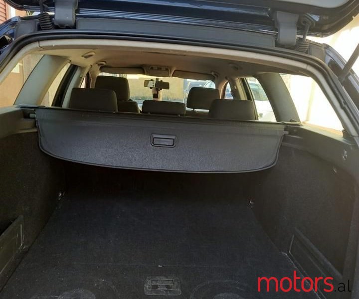 2005' Volkswagen Passat photo #6