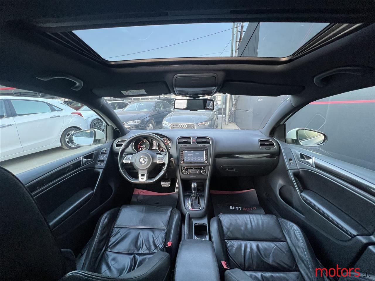 2011' Volkswagen Golf photo #4