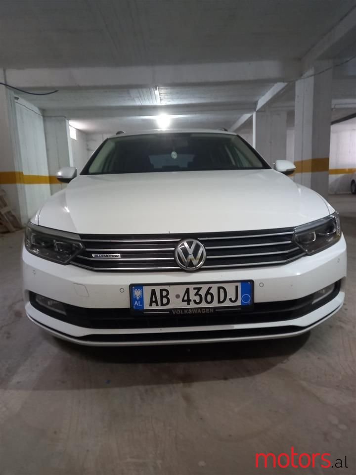 2016' Volkswagen Passat photo #4