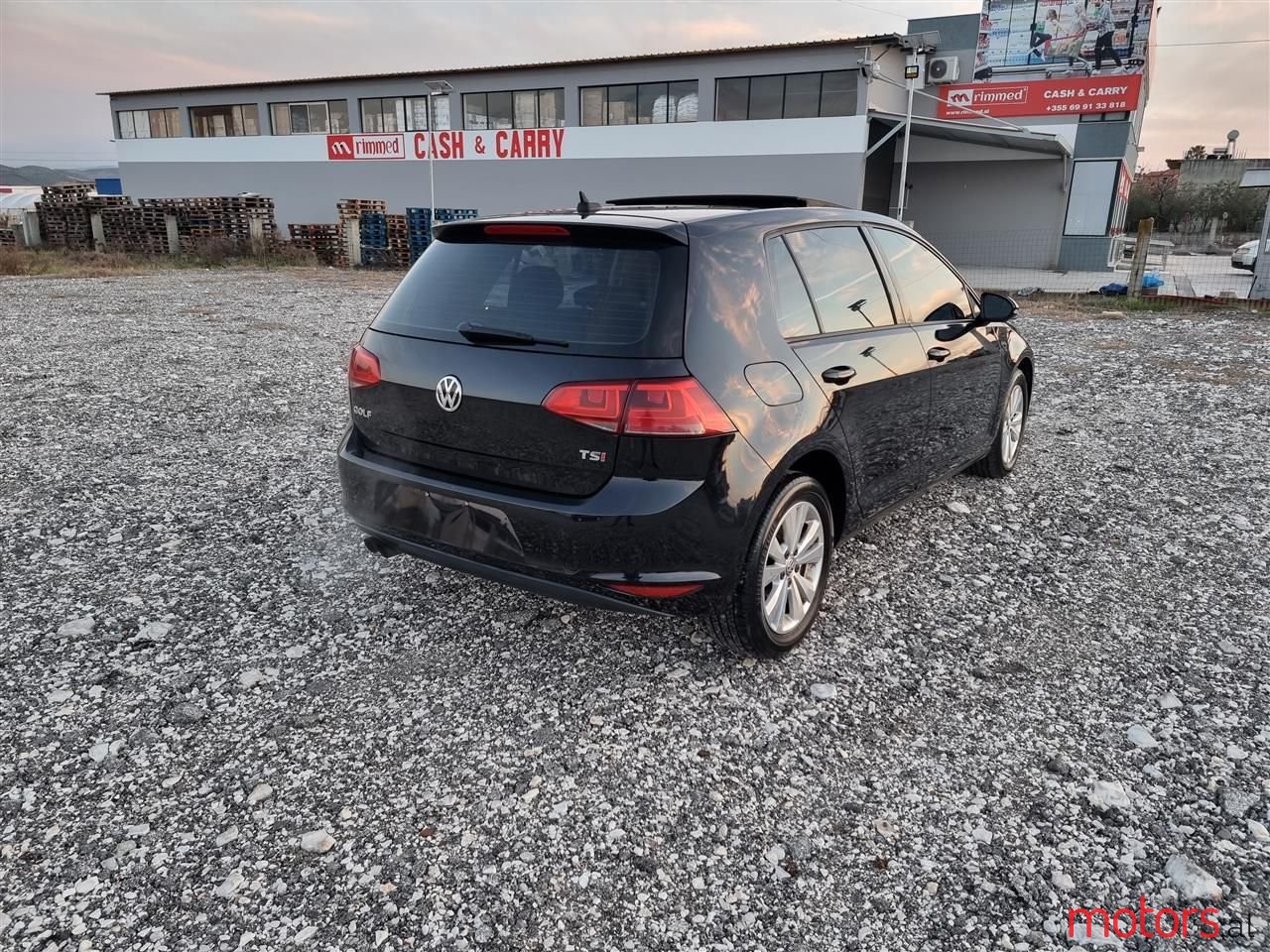 2015' Volkswagen Golf photo #4