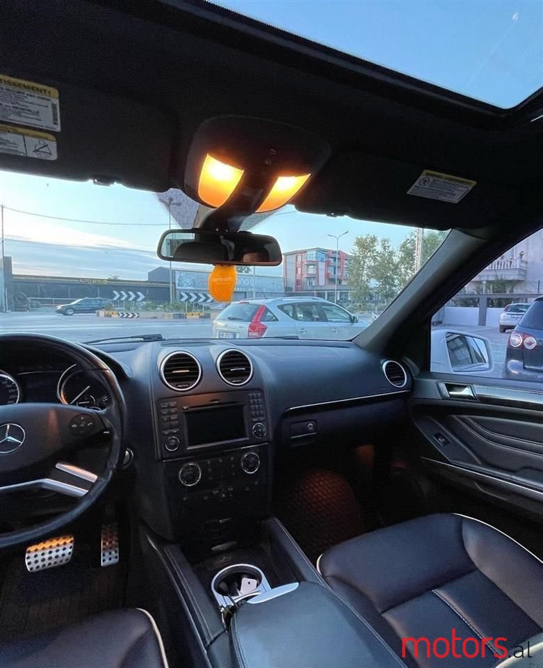 2011' Mercedes-Benz ML 350 photo #2