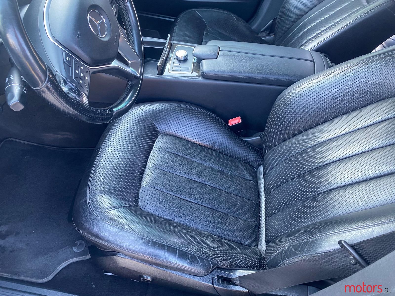 2011' Mercedes-Benz CLS 350 photo #2