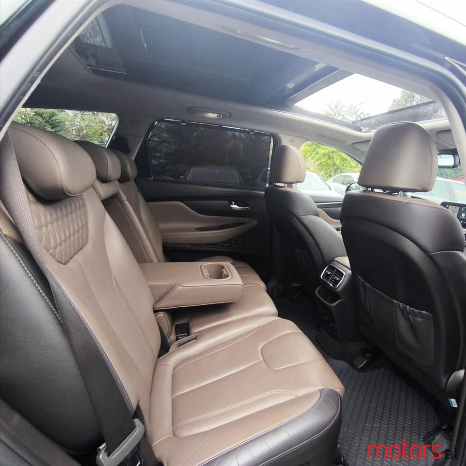 2019' Hyundai Santa Fe photo #4