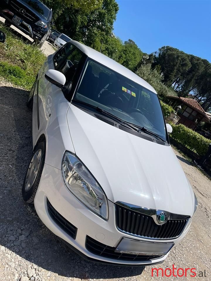 2011' Skoda Fabia photo #5