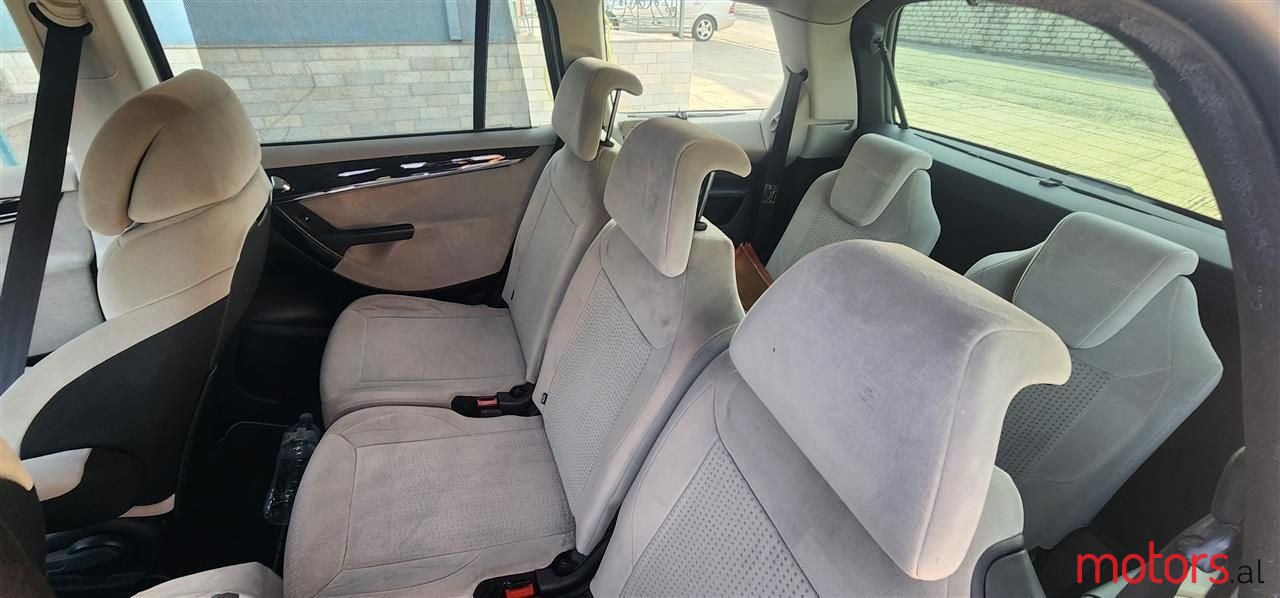 2007' Citroen C4 photo #2