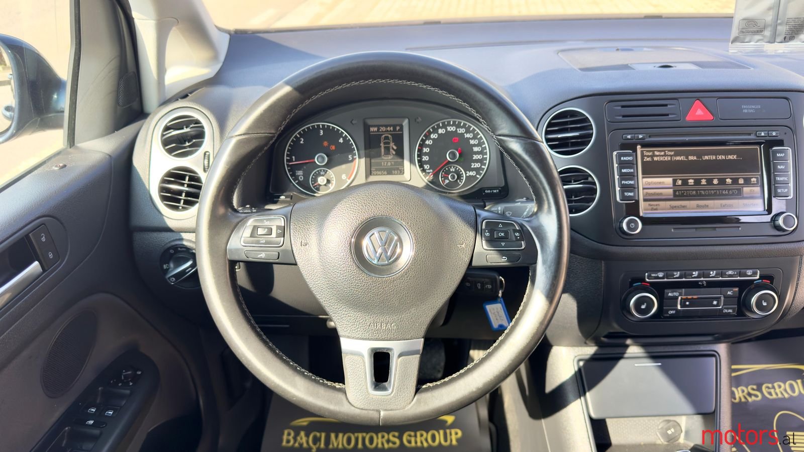 2012' Volkswagen Golf Plus photo #3