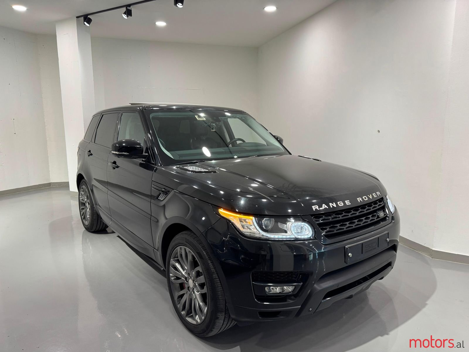 2014' Land Rover Range Rover Sport photo #1