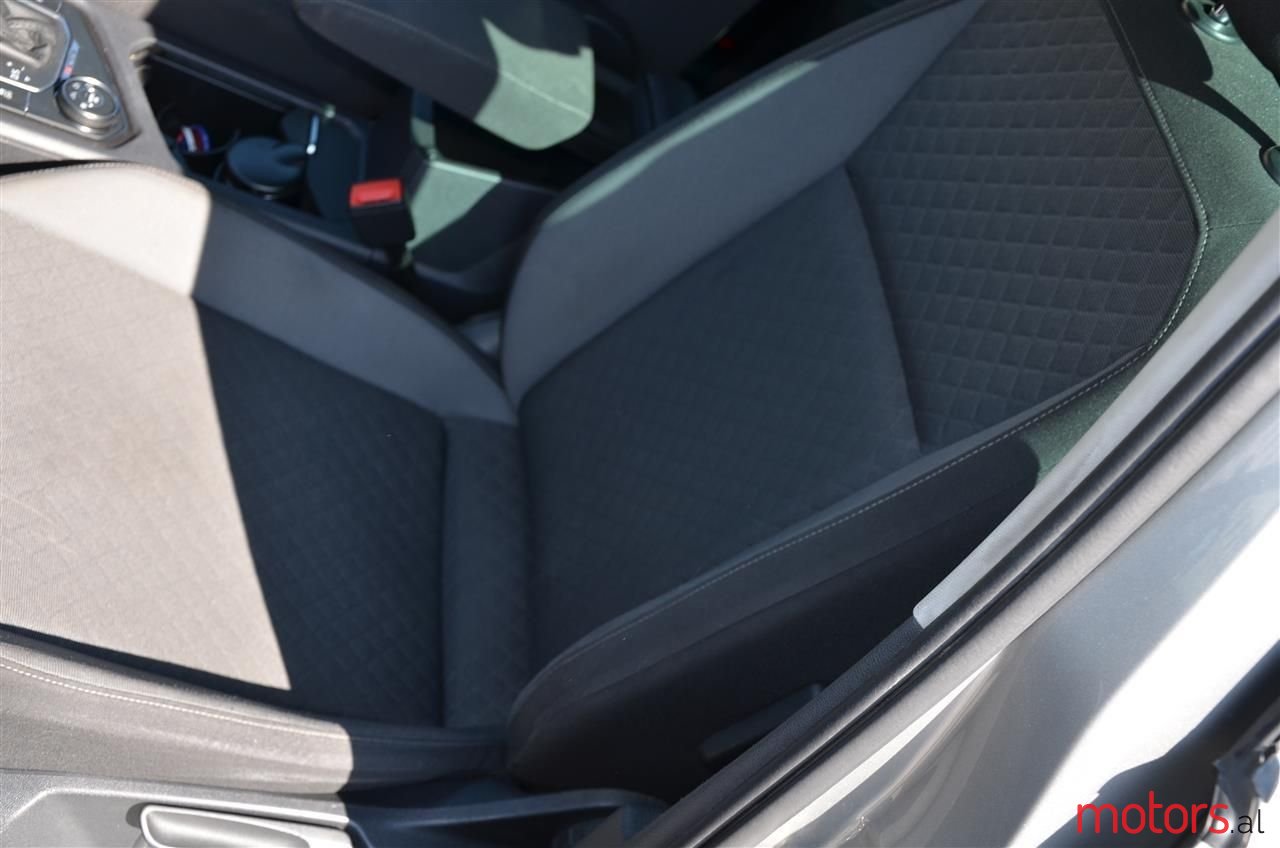 2017' Volkswagen Tiguan photo #4