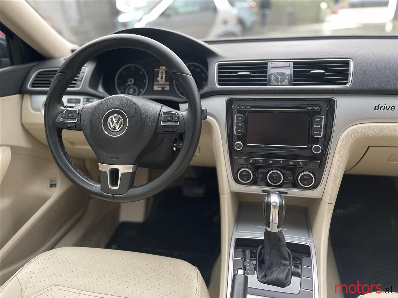 2012' Volkswagen Passat photo #3