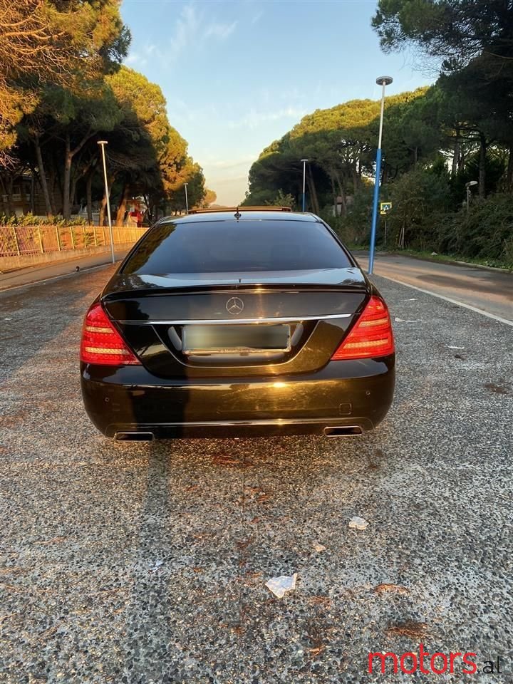 2009' Mercedes-Benz S 320 photo #3