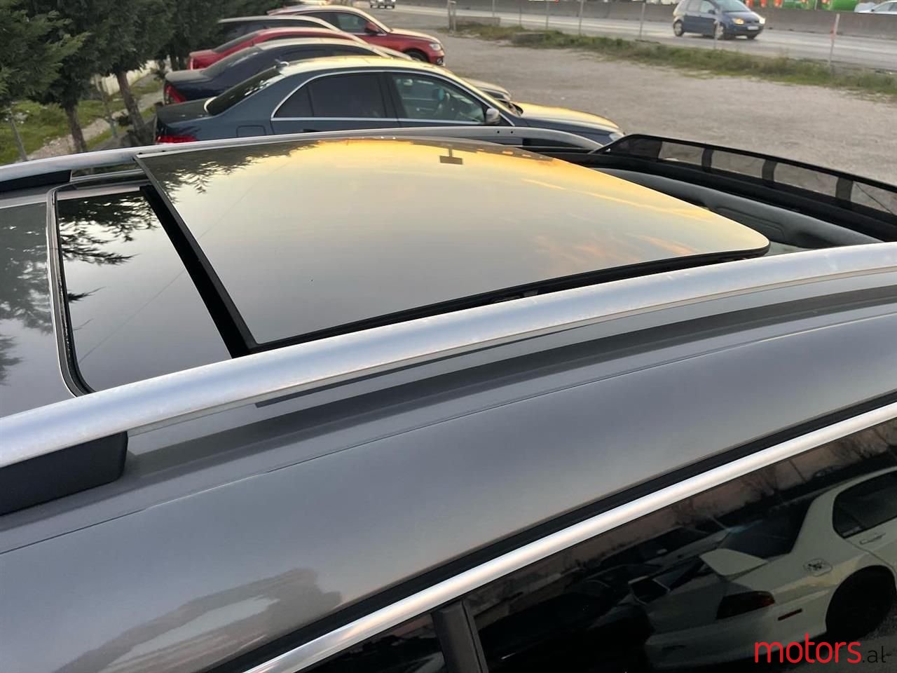 2009' Volkswagen Tiguan photo #5