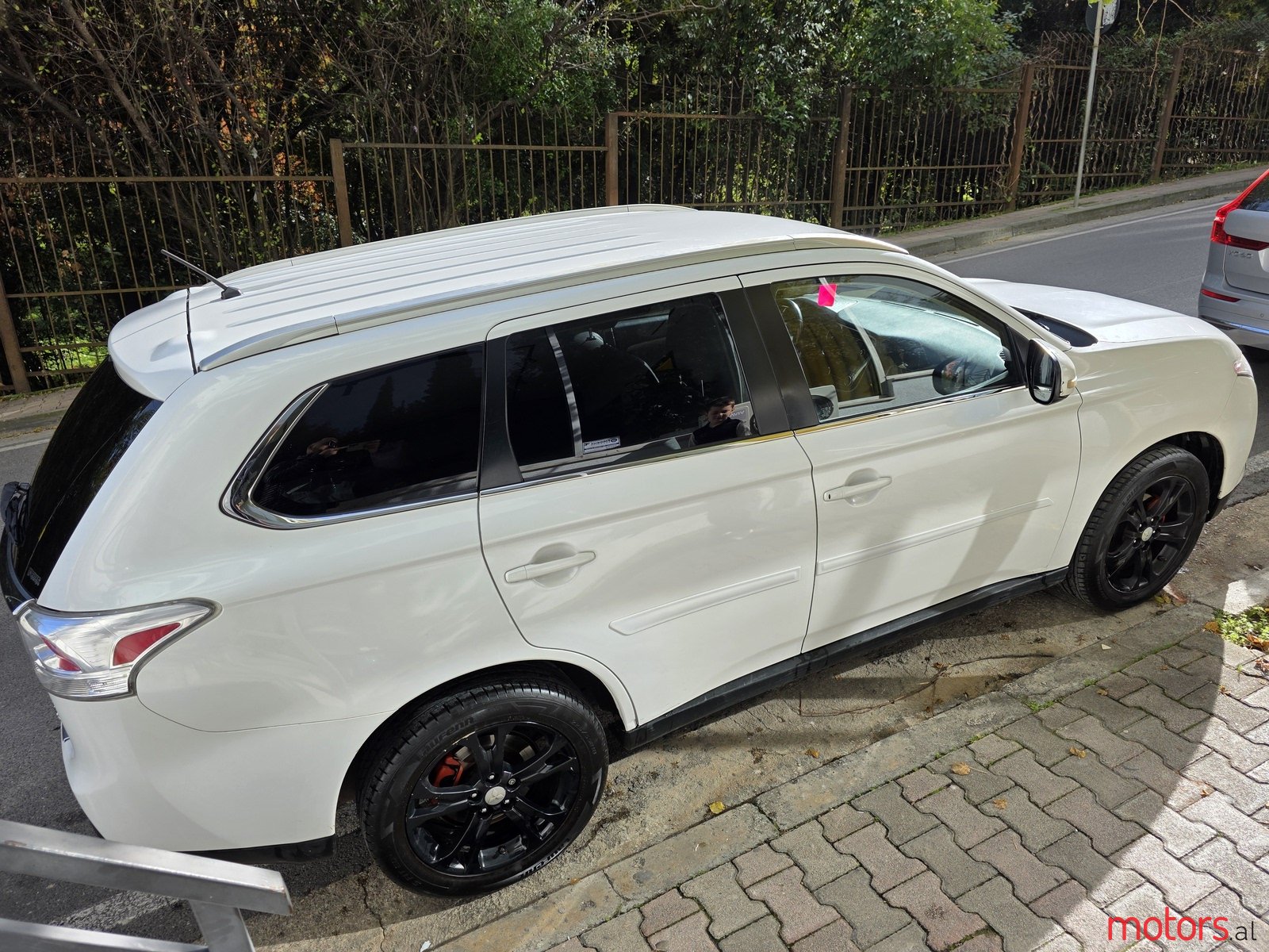 2014' Mitsubishi Outlander photo #5