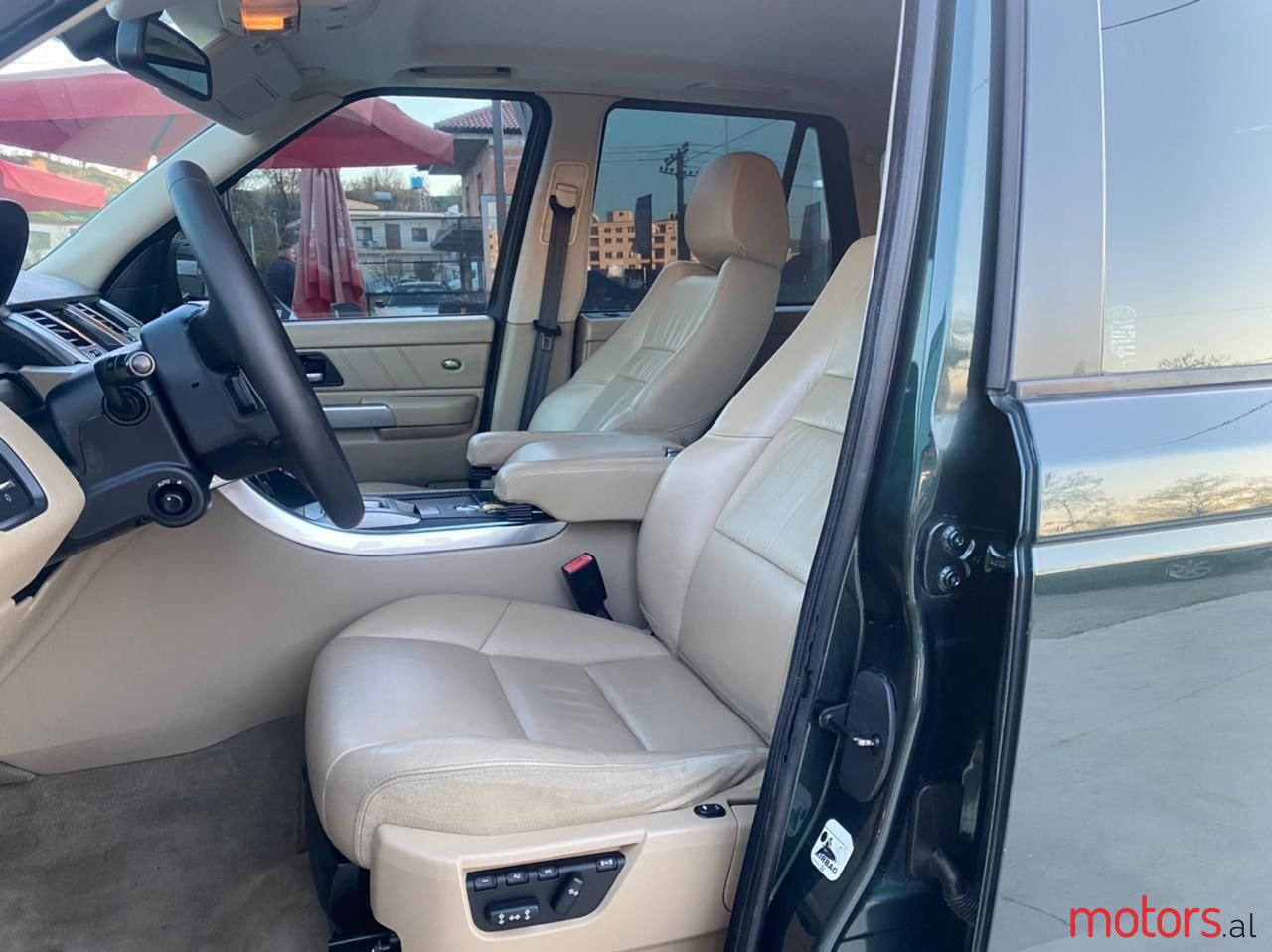 2009' Land Rover Range Rover photo #5