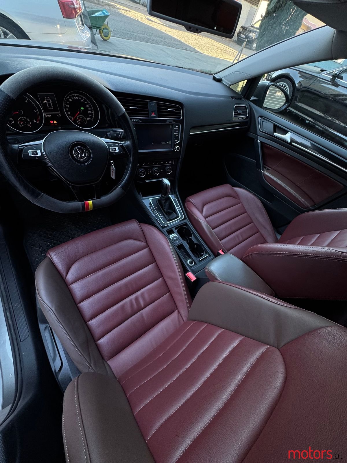 2015' Volkswagen e-Golf photo #1