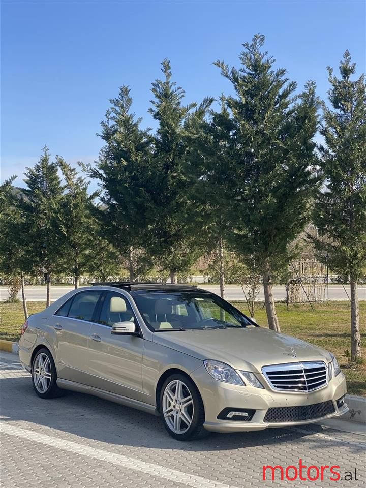 2011' Mercedes-Benz E 350 photo #1