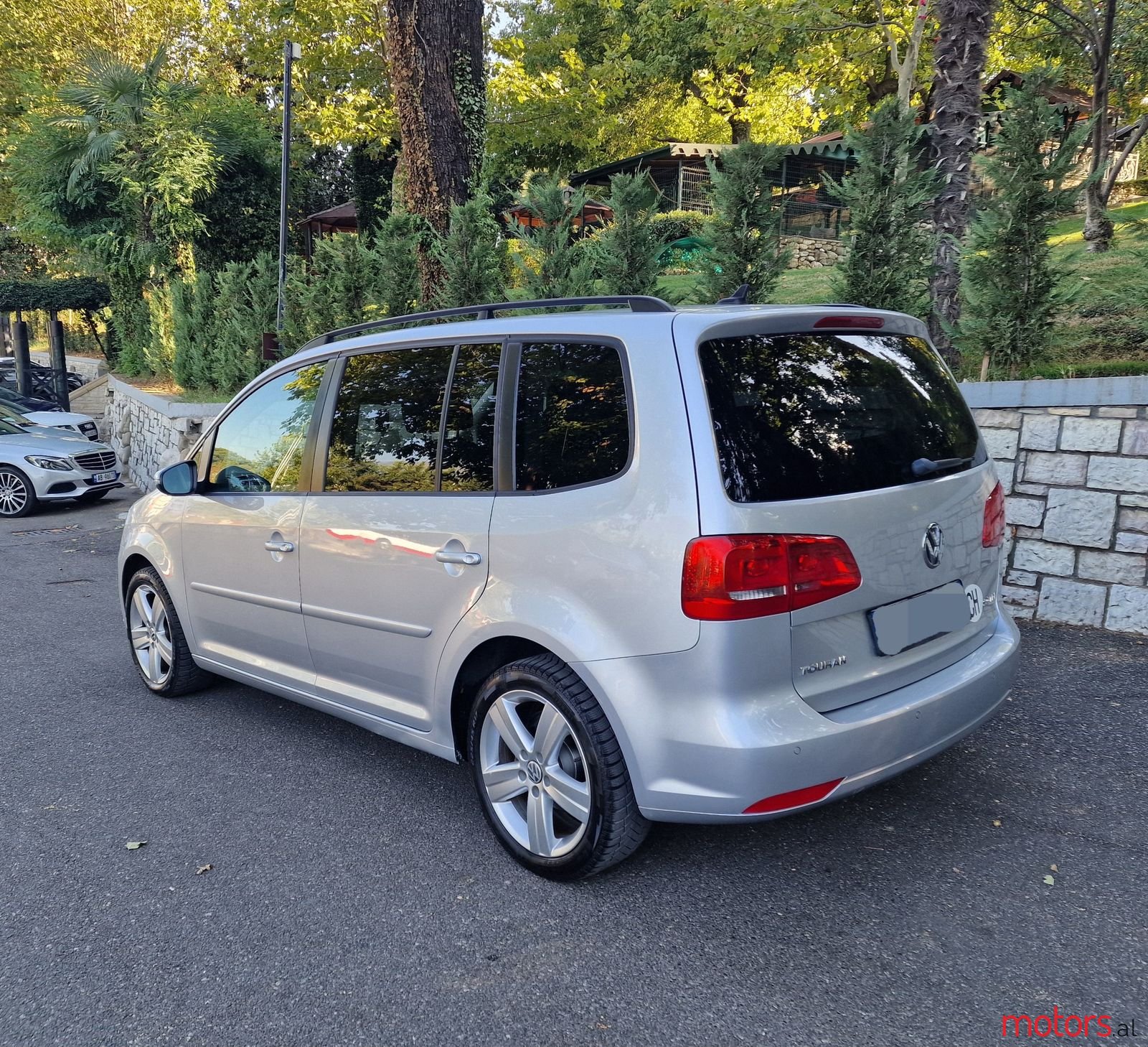 2014' Volkswagen Touran photo #4