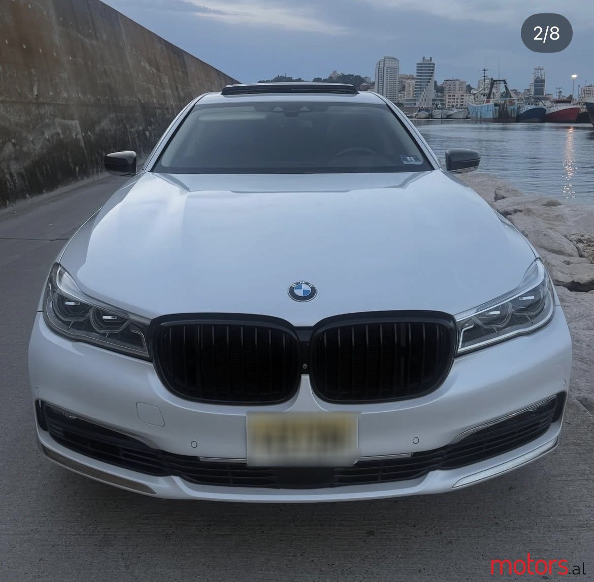 2017' BMW 750 photo #2