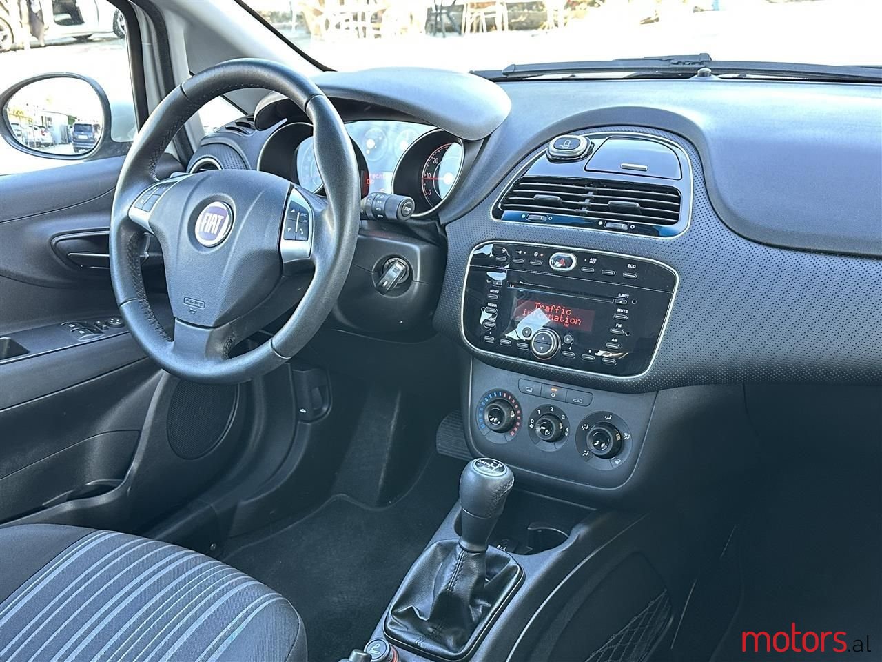 2013' Fiat Punto Evo photo #4