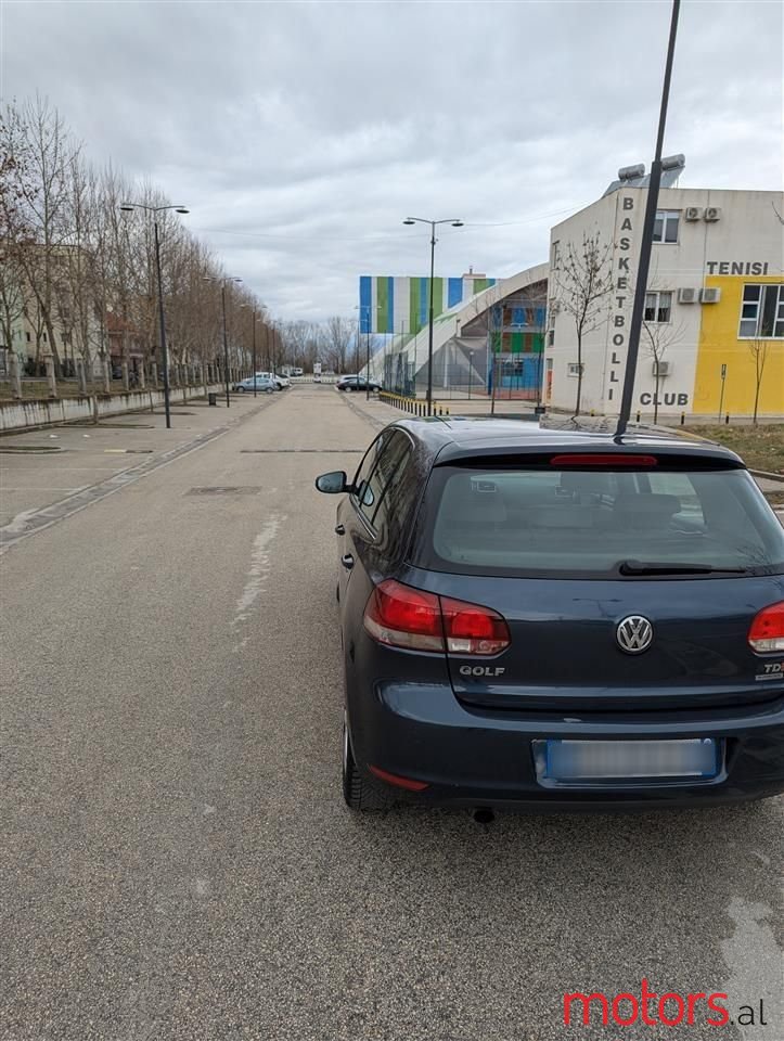 2011' Volkswagen Golf photo #4