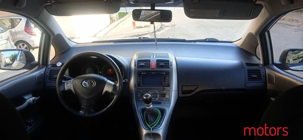 2009' Toyota Auris photo #6