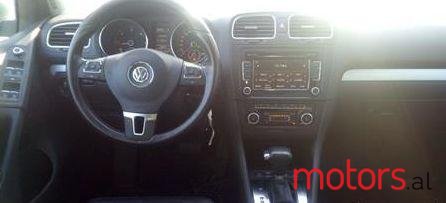 2008' Volkswagen Golf photo #2