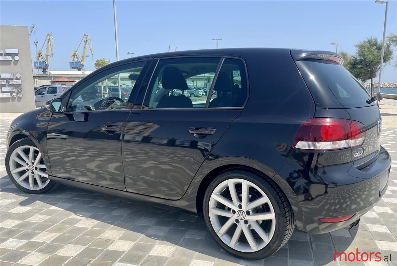 2010' Volkswagen Golf photo #5