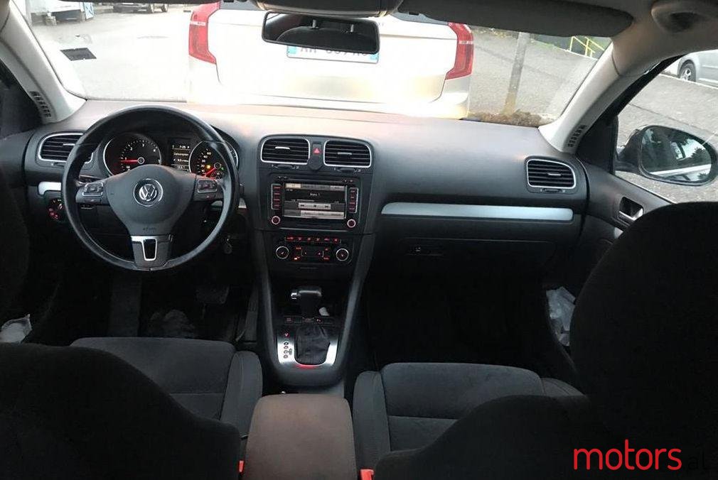 2010' Volkswagen Golf photo #1