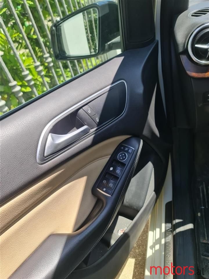 2014' Mercedes-Benz B 180 photo #2