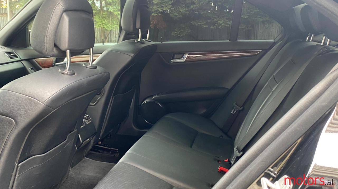 2011' Mercedes-Benz C-Class photo #7