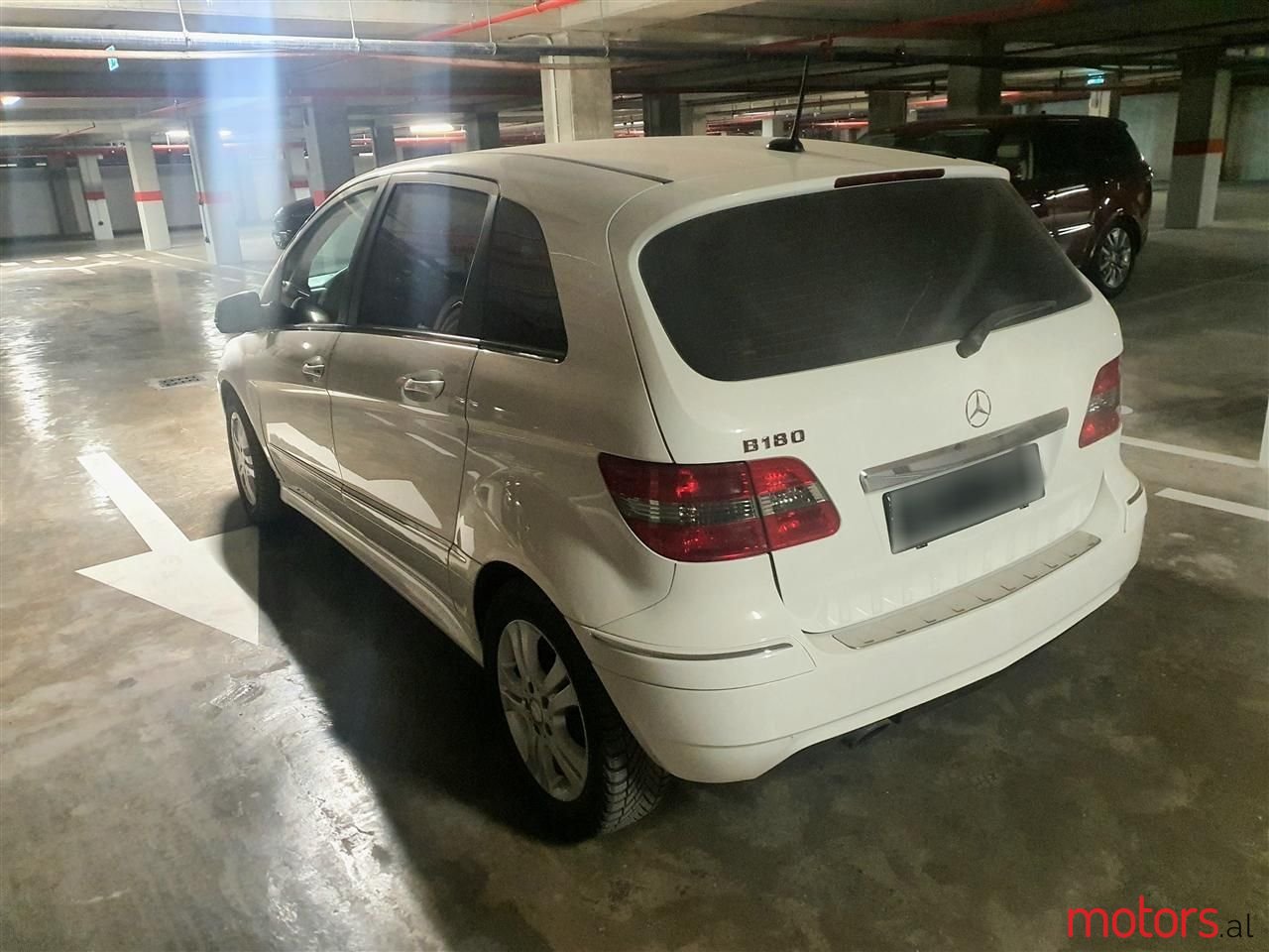 2011' Mercedes-Benz B 180 photo #3