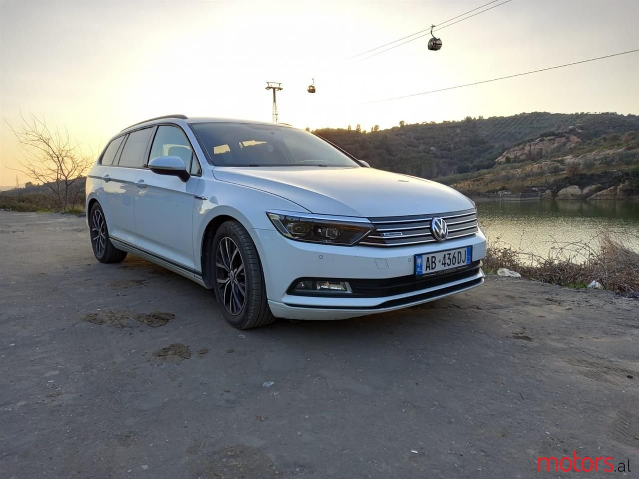 2016' Volkswagen Passat photo #5