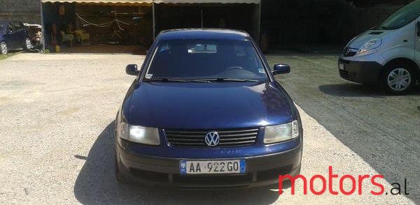 2000' Volkswagen Passat photo #1