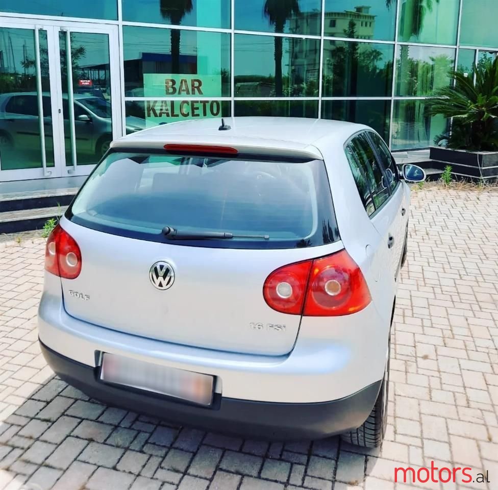 2005' Volkswagen Golf photo #4