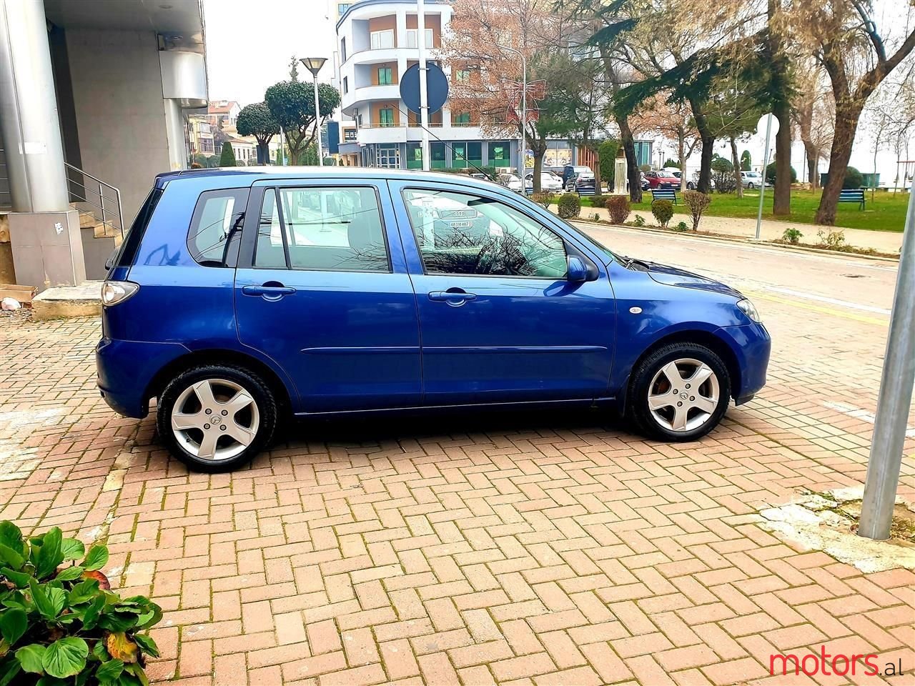 2007' Mazda 2 photo #2