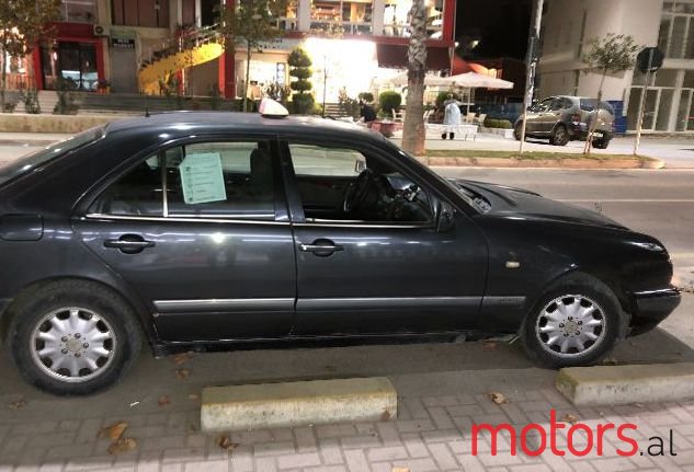 1996' Mercedes-Benz E-Class photo #1
