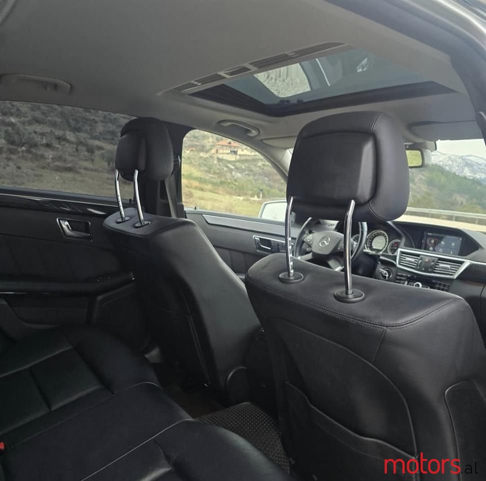 2010' Mercedes-Benz E 220 photo #6