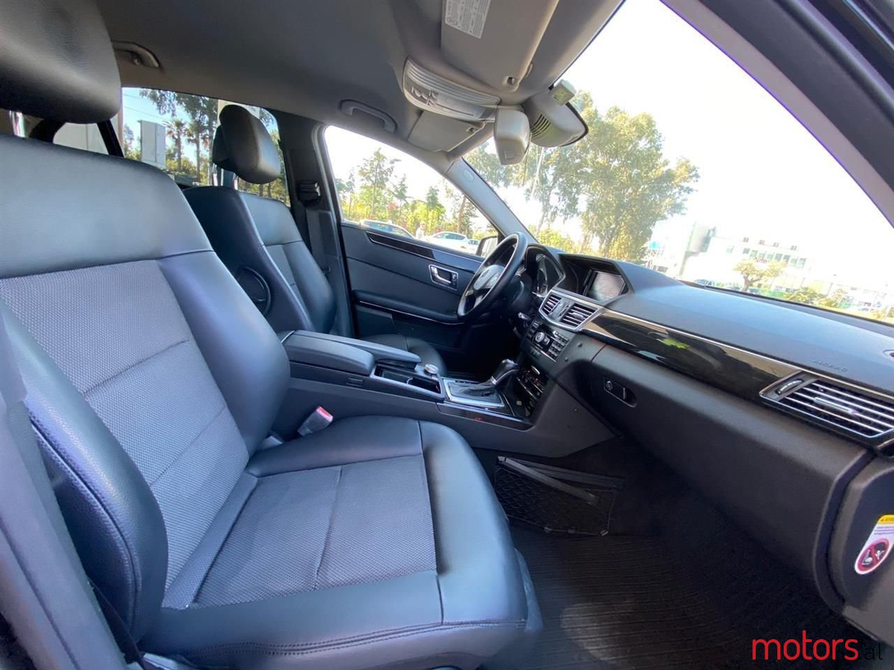 2009' Mercedes-Benz E 220 photo #4