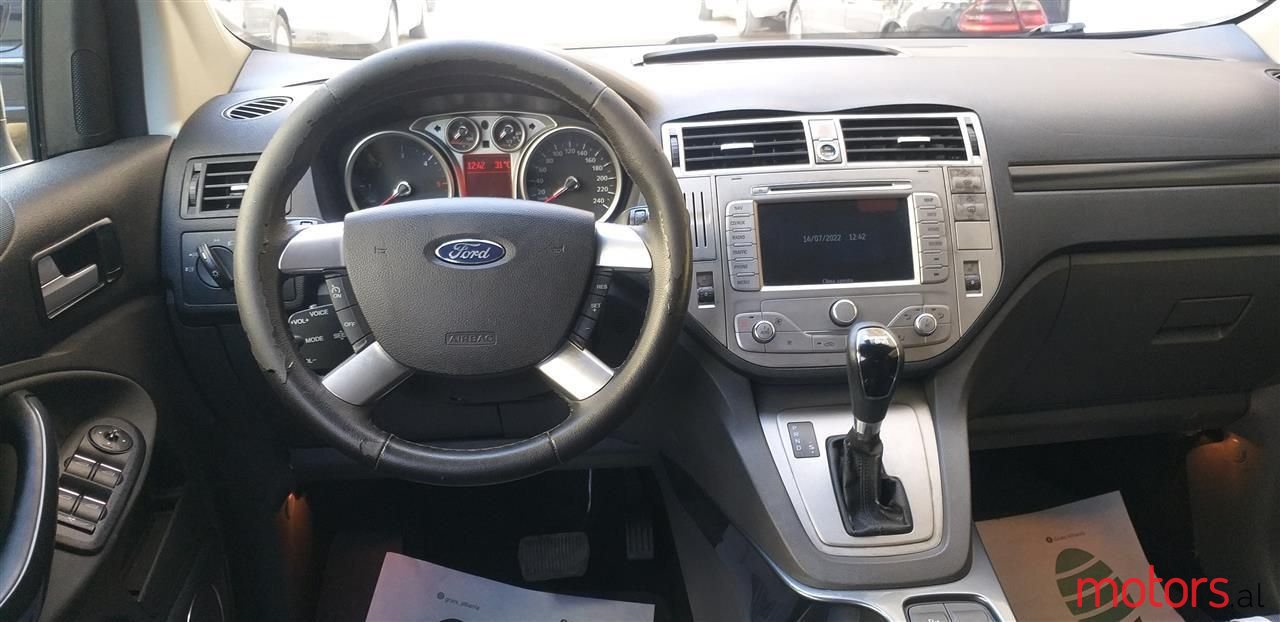 2011' Ford Kuga photo #3