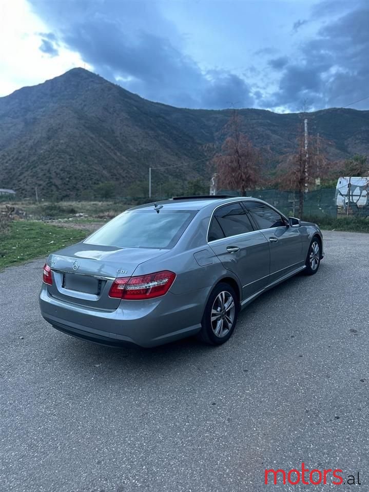 2013' Mercedes-Benz E 220 photo #4